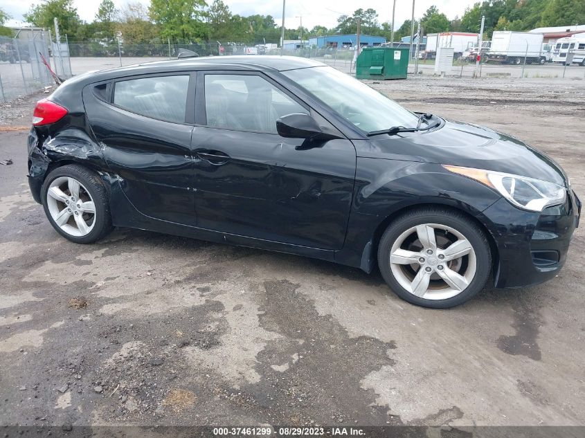 2013 HYUNDAI VELOSTER W/GRAY INT - KMHTC6AD7DU086913