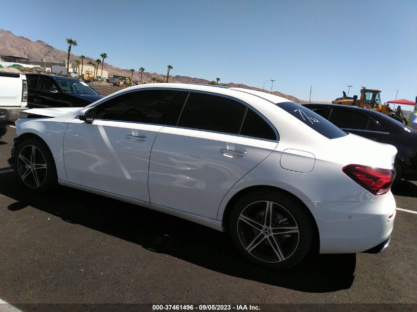 2022 MERCEDES-BENZ A-CLASS A 220 W1K3G4FB7NJ369793