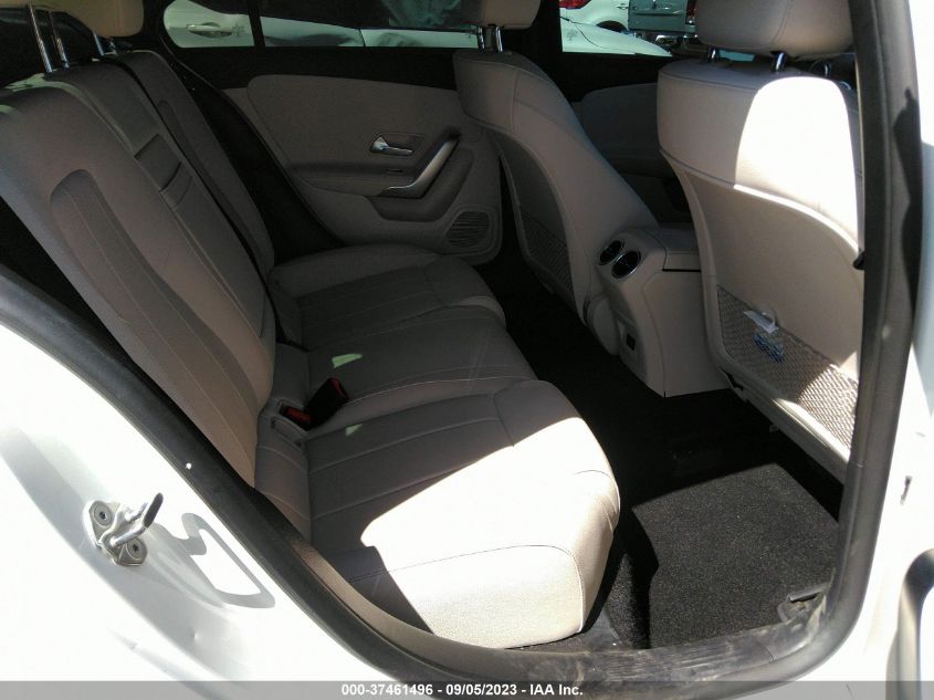 2022 MERCEDES-BENZ A-CLASS A 220 W1K3G4FB7NJ369793