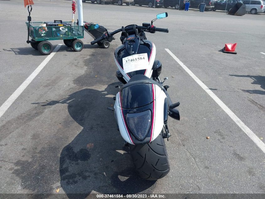 2015 SUZUKI VZR1800 JS1VY53A5F2100487