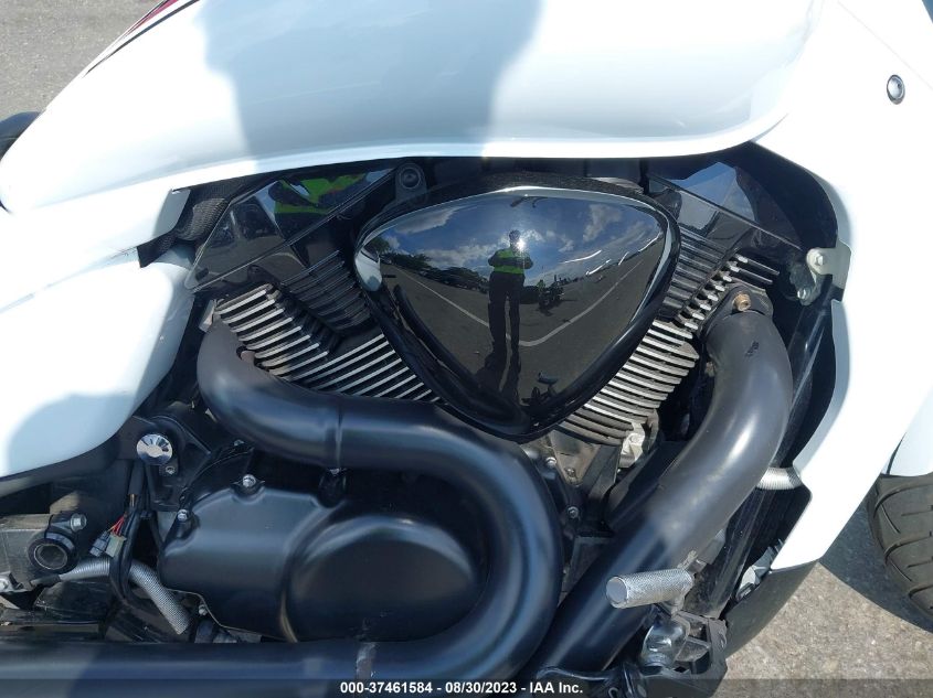 2015 SUZUKI VZR1800 JS1VY53A5F2100487