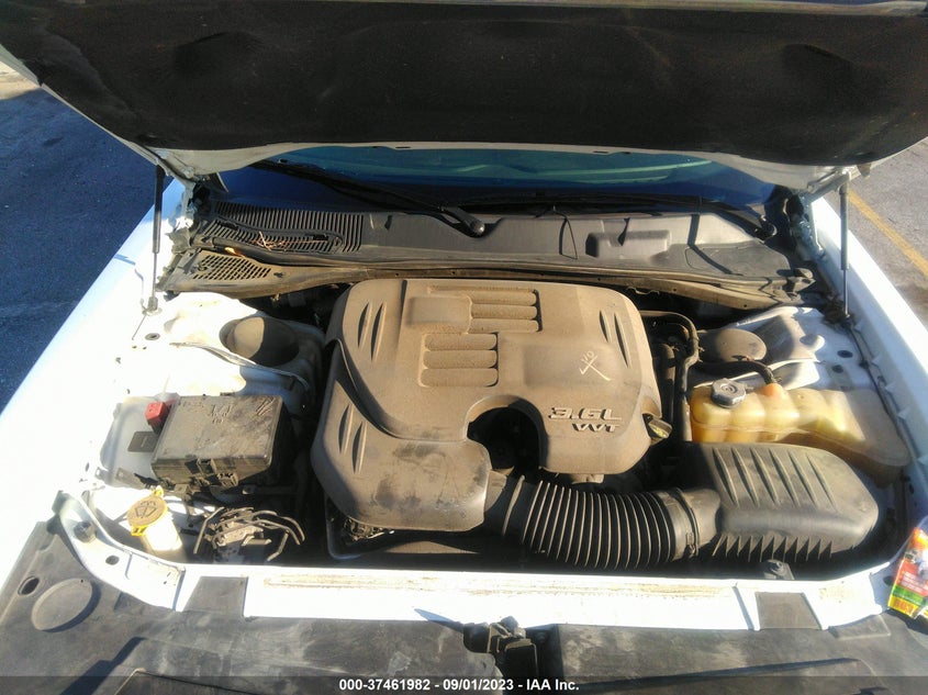 VIN 2C3CDZAG8JH258737 2018 DODGE CHALLENGER SXT PLUS