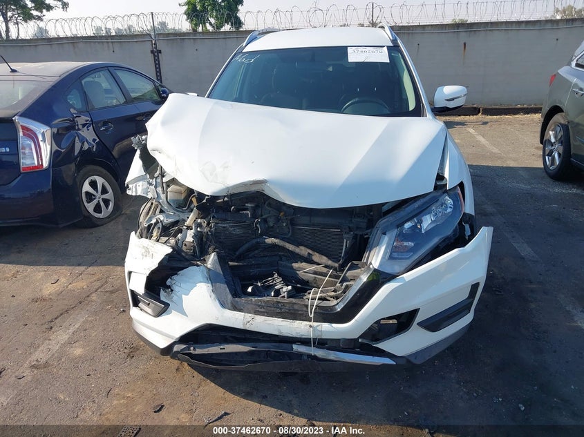 VIN KNMAT2MT4HP526873 2017 NISSAN ROGUE SV