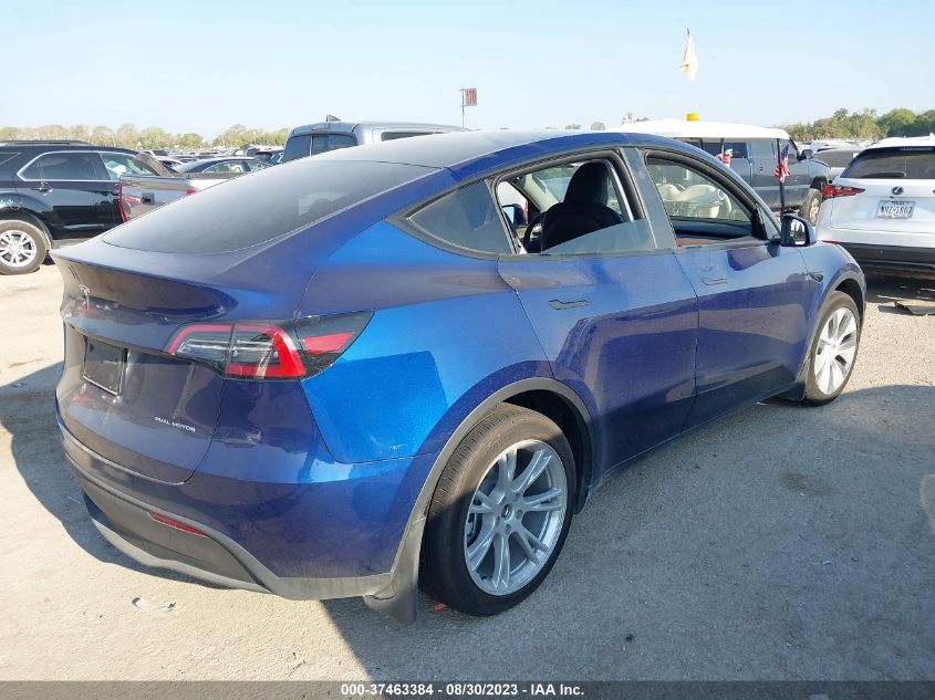 7SAYGDEE7PA139631 Tesla Model Y LONG RANGE 4