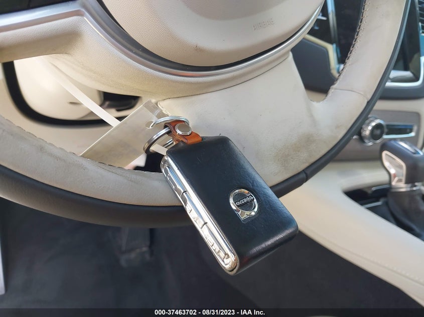 VIN YV4A221L9M1696860 2021 VOLVO XC90 INSCRIPTION