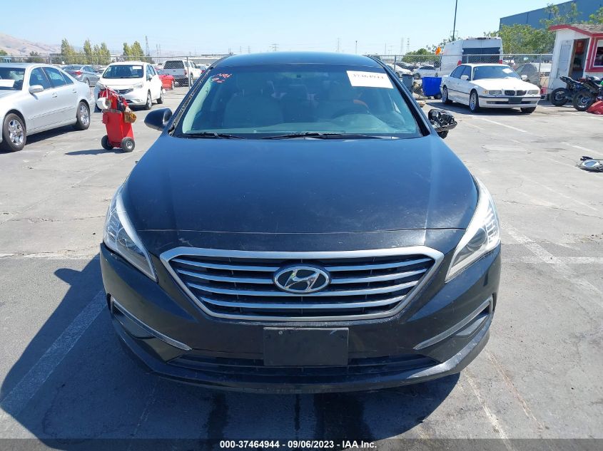 2015 HYUNDAI SONATA 2.4L SE - 5NPE24AF8FH014217