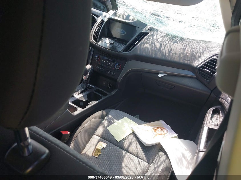 VIN 1FMCU9GD2KUC35540 2019 FORD ESCAPE SE