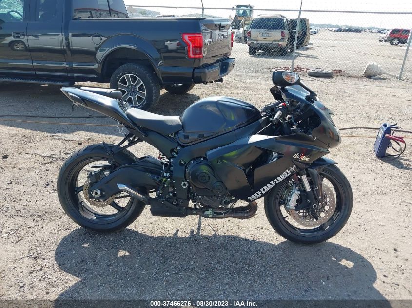 2019 SUZUKI GSX-R600 - JS1GN7FA1K7100234