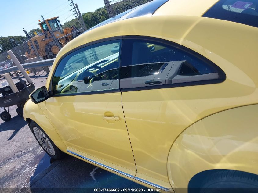 2014 VOLKSWAGEN BEETLE COUPE 2.5L W/SUN - 3VWJX7AT9EM606576