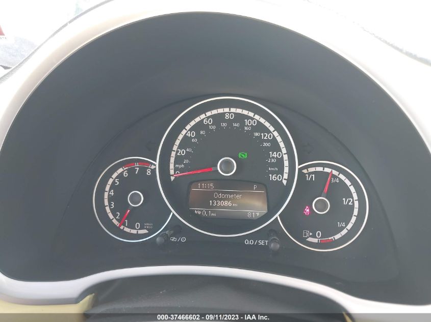 2014 VOLKSWAGEN BEETLE COUPE 2.5L W/SUN - 3VWJX7AT9EM606576