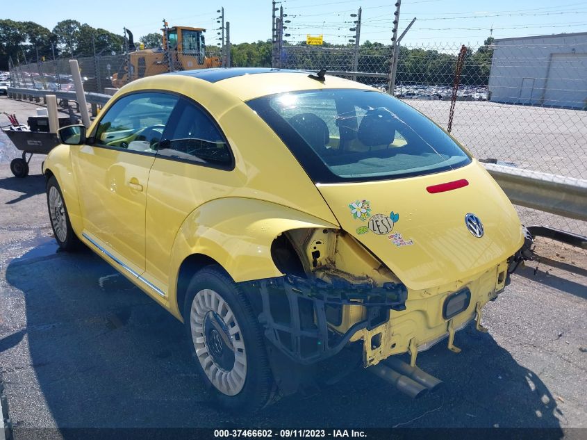 2014 VOLKSWAGEN BEETLE COUPE 2.5L W/SUN - 3VWJX7AT9EM606576