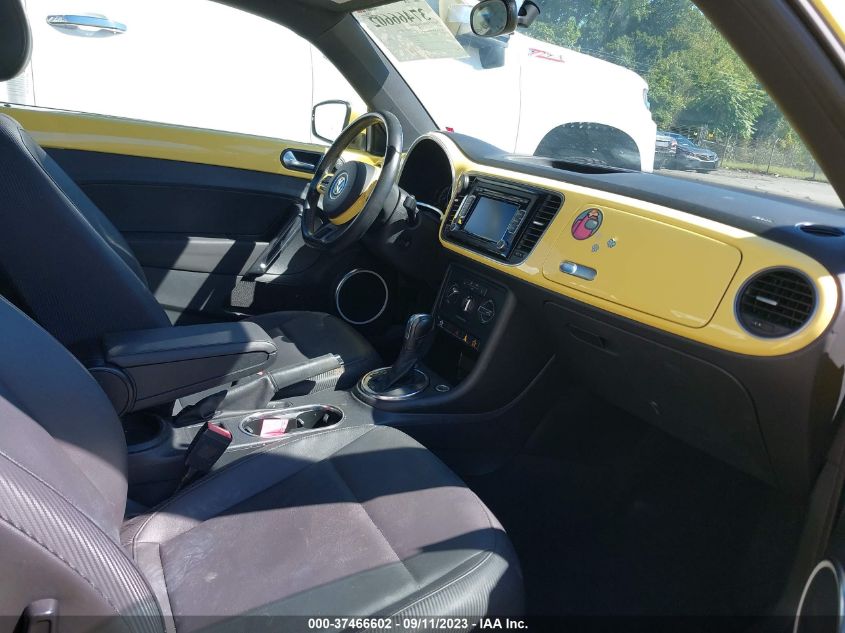 2014 VOLKSWAGEN BEETLE COUPE 2.5L W/SUN - 3VWJX7AT9EM606576