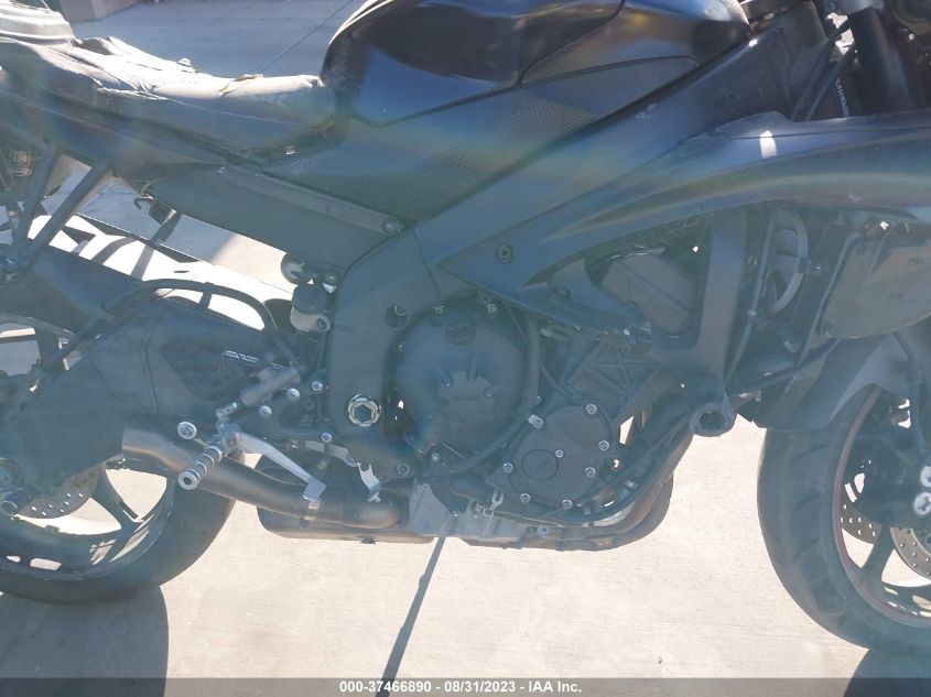 2013 YAMAHA YZFR6 C JYARJ16Y3DA006569