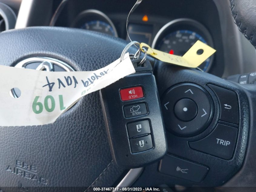 2018 TOYOTA RAV4 XLE/ADVENTURE - JTMWFREV5JD126141