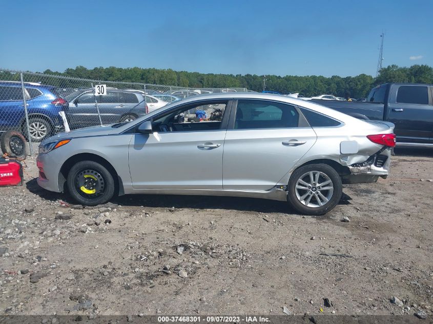 2015 HYUNDAI SONATA 2.4L SE - 5NPE24AF0FH203525