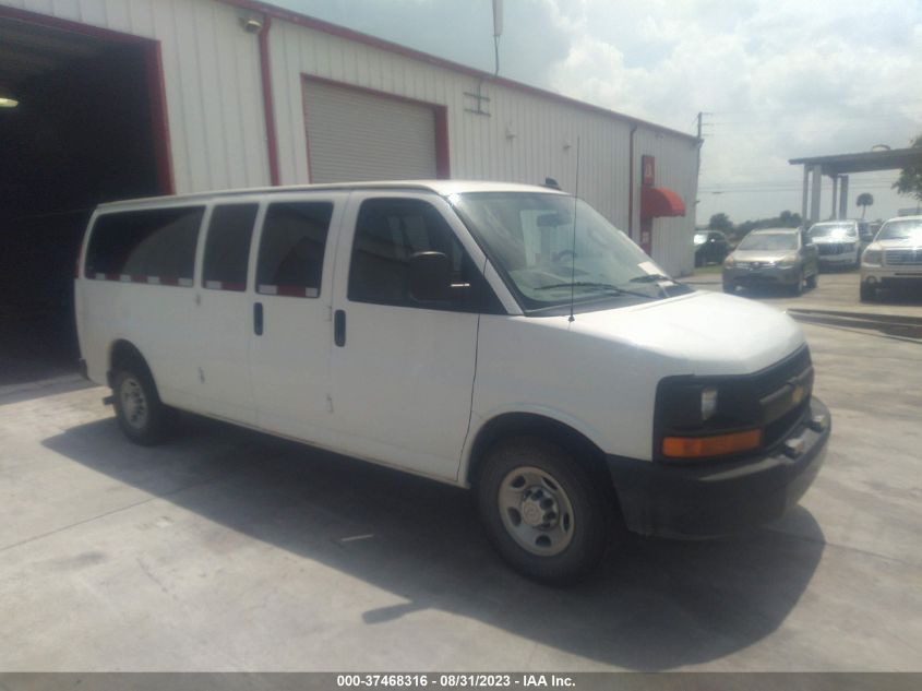 1GAZGNFF7H1112000 CHEVROLET EXPRESS PASSENGER LS 2017