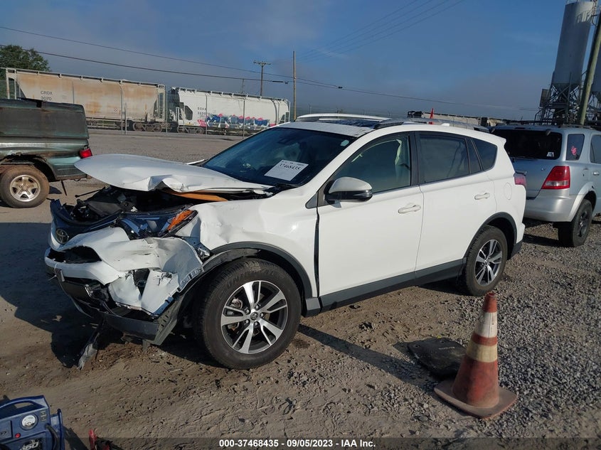VIN JTMRFREV4JJ215472 2018 TOYOTA RAV4 XLE/ADVENTURE