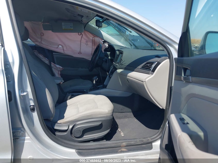 VIN 5NPD84LF0HH011824 2017 HYUNDAI ELANTRA SE