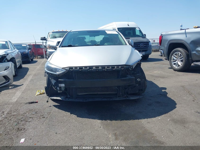 VIN 5NPD84LF0HH011824 2017 HYUNDAI ELANTRA SE