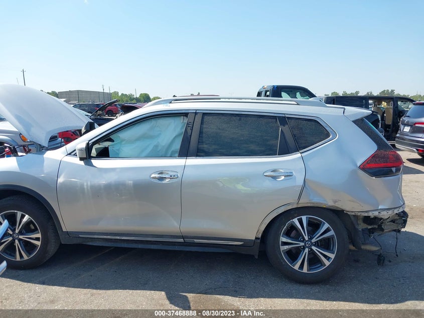 VIN 5N1AT2MV4JC732723 2018 NISSAN ROGUE SV/SL