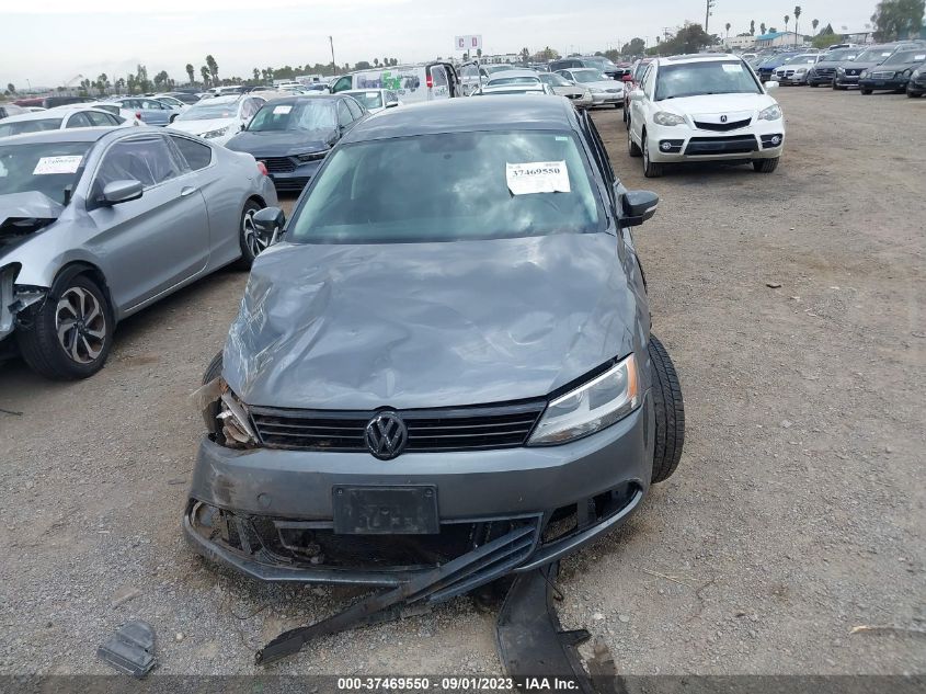 2014 VOLKSWAGEN JETTA SEDAN SE - 3VWD17AJ7EM360673