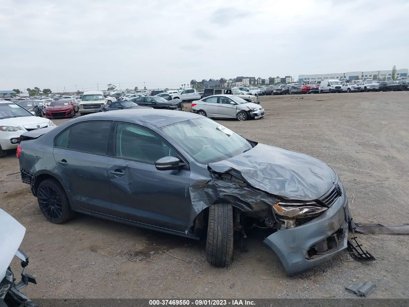 2014 VOLKSWAGEN JETTA SEDAN SE - 3VWD17AJ7EM360673