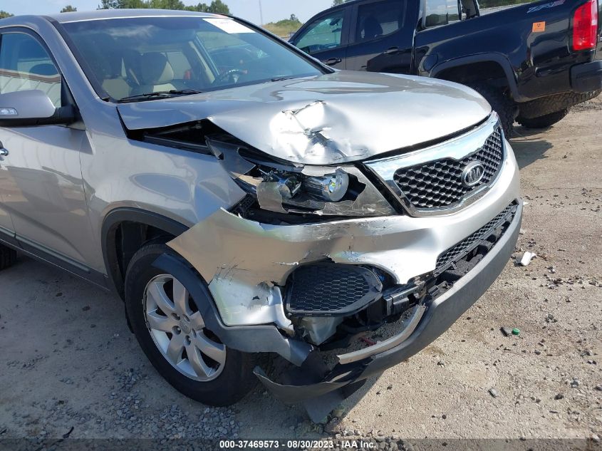 2013 KIA SORENTO LX - 5XYKT4A19DG355795