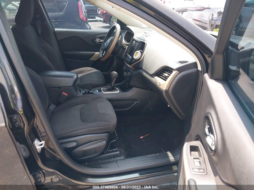 VIN 1C4PJLCS5HW642913 2017 JEEP CHEROKEE LATITUDE