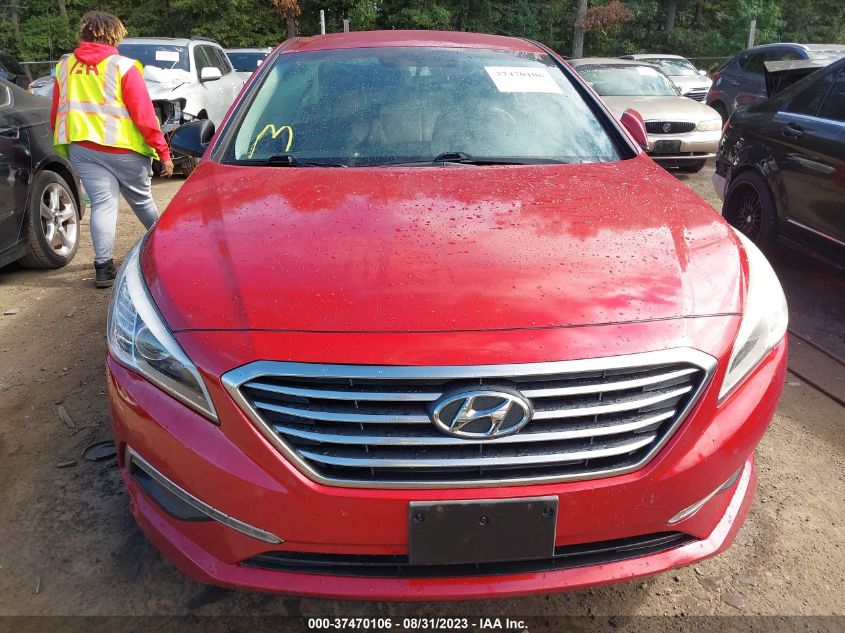 2015 HYUNDAI SONATA 2.4L SE - 5NPE24AF9FH026604