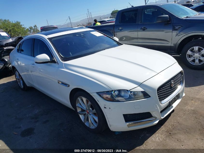 SAJBD4BNXHCY45074 JAGUAR XF 20D PREMIUM 2017