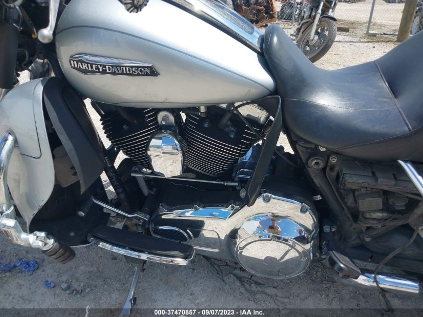 2015 HARLEY-DAVIDSON FLHTCUL ULTRA CLASSIC LOW - 1HD1KDM14FB671000