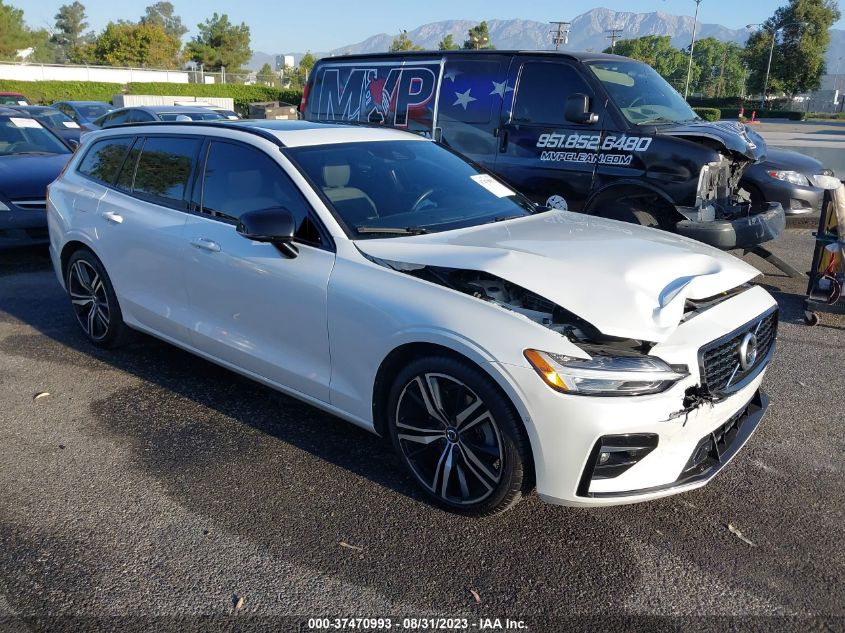 YV1102EM8M1425567 VOLVO V60 R-DESIGN 2021