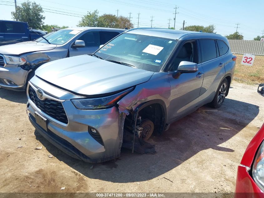 2021 TOYOTA HIGHLANDER XLE - 5TDGZRAH9MS042876