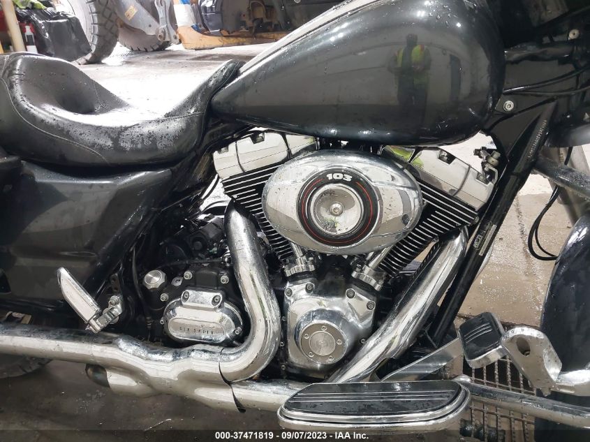2009 HARLEY-DAVIDSON FLHX - 1HD1KB4109Y688057