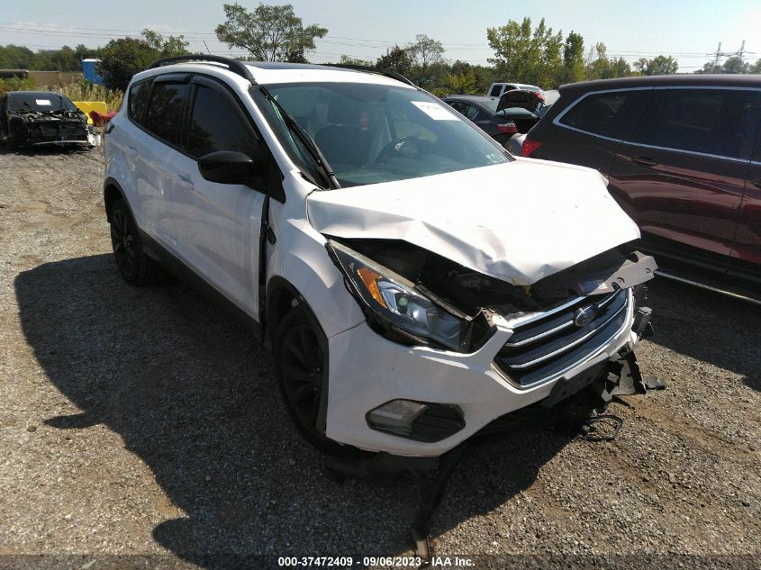 2017 FORD ESCAPE SE - 1FMCU9GD7HUC36871