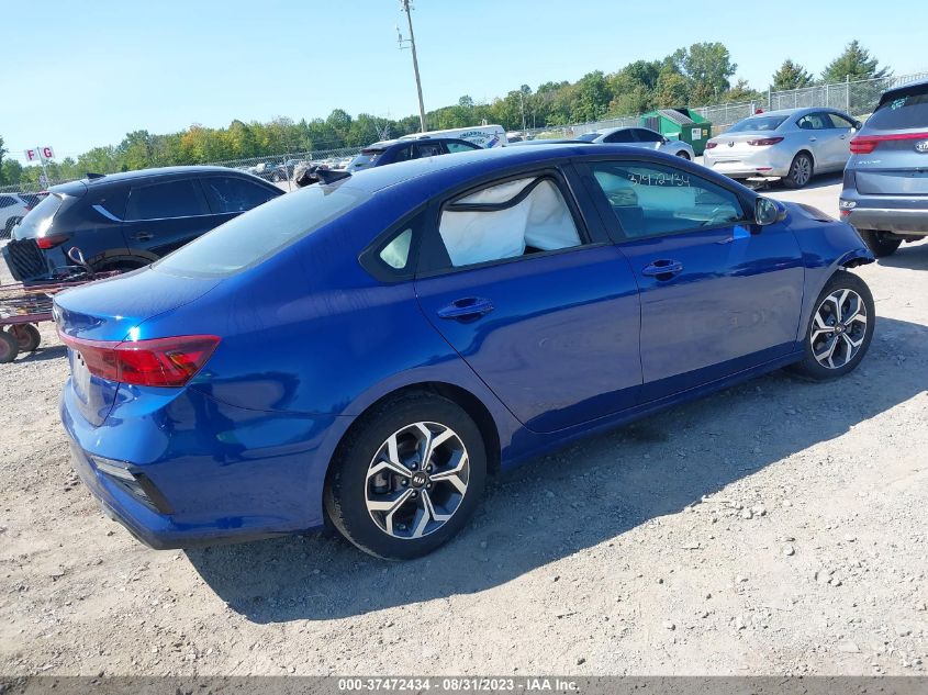 3KPF24AD8ME408532 Kia Forte LXS 4