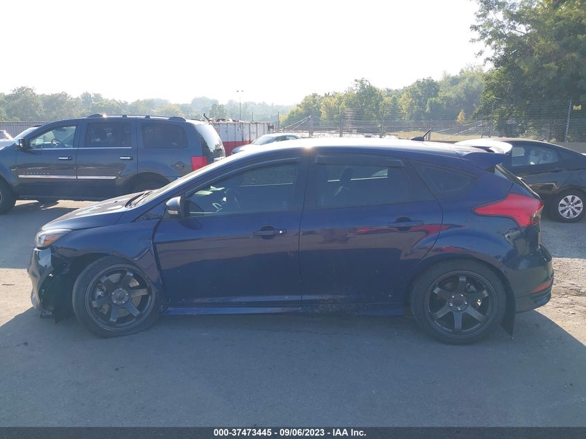 VIN 1FADP3L90HL326826 2017 FORD FOCUS ST