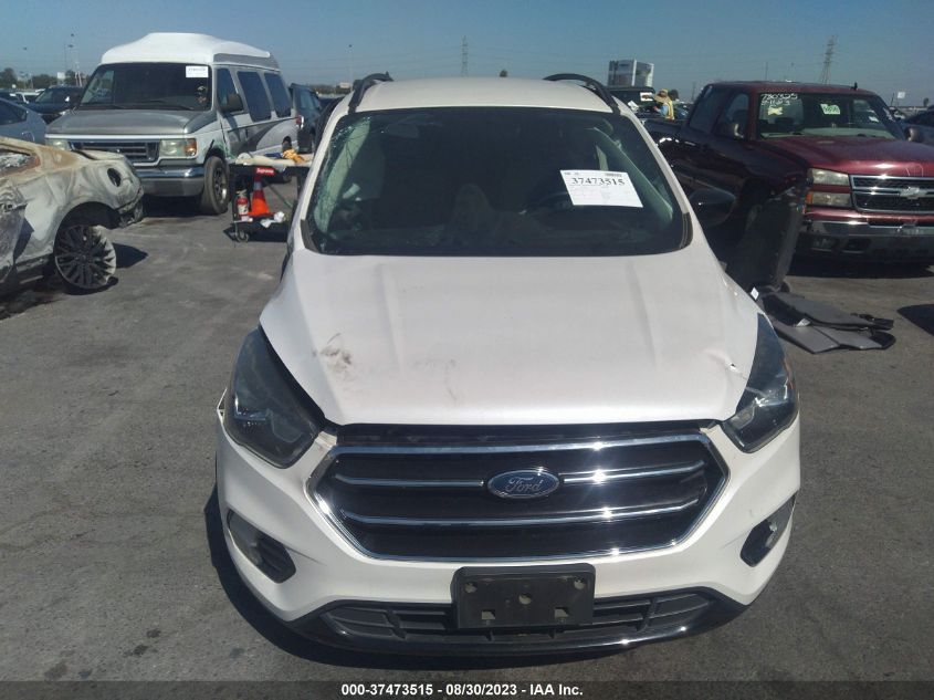 2017 FORD ESCAPE SE - 1FMCU0GD9HUA68582