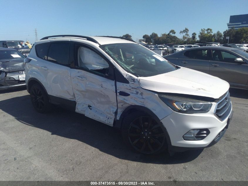 2017 FORD ESCAPE SE - 1FMCU0GD9HUA68582