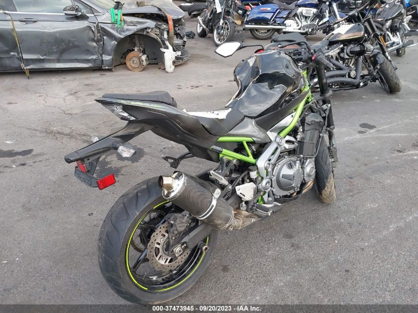 2017 KAWASAKI ZR900 - JKAZR2B16HDA15392