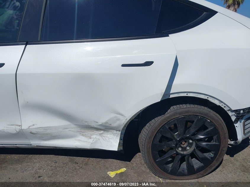 VIN 5YJYGDEE0MF079722 2021 TESLA MODEL Y LONG RANGE