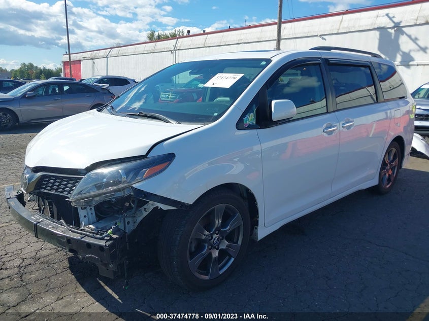 VIN 5TDXZ3DC4JS913238 2018 TOYOTA SIENNA SE
