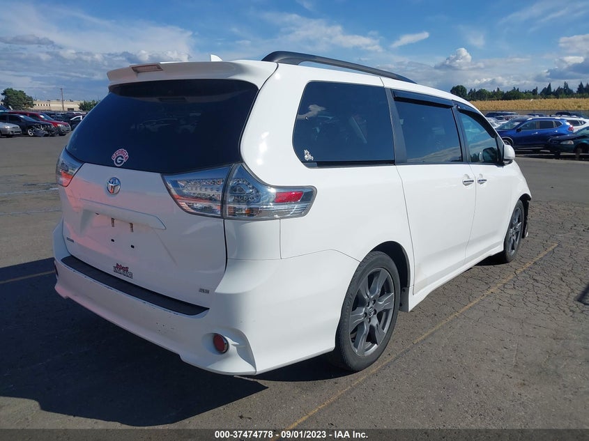 VIN 5TDXZ3DC4JS913238 2018 TOYOTA SIENNA SE