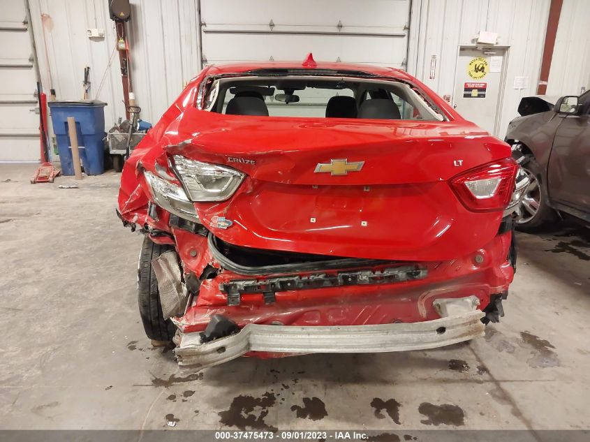 2018 CHEVROLET CRUZE LT - 1G1BE5SM5J7162473