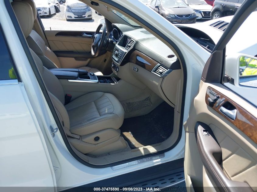 2015 MERCEDES-BENZ GL 350 BLUETEC - 4JGDF2EE4FA528087