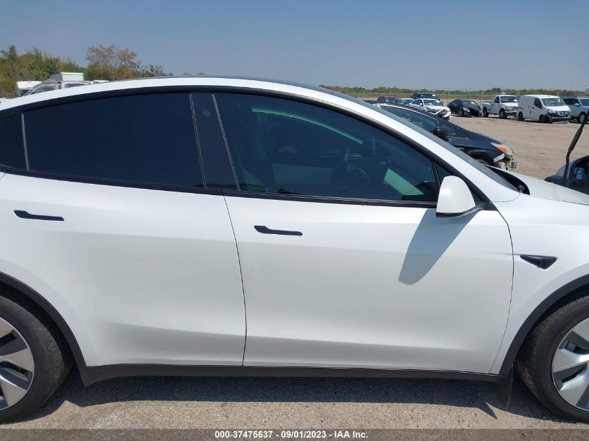 2021 TESLA MODEL Y - 5YJYGDEE0MF240571