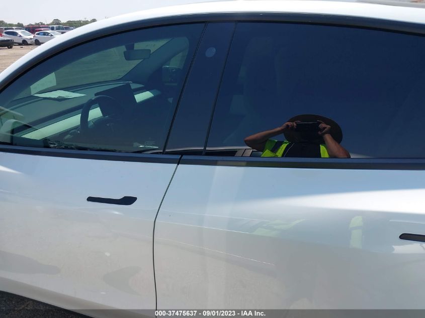 2021 TESLA MODEL Y - 5YJYGDEE0MF240571