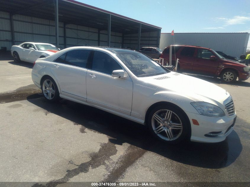 2013 MERCEDES-BENZ S-CLASS S 550 - WDDNG7DB3DA498481