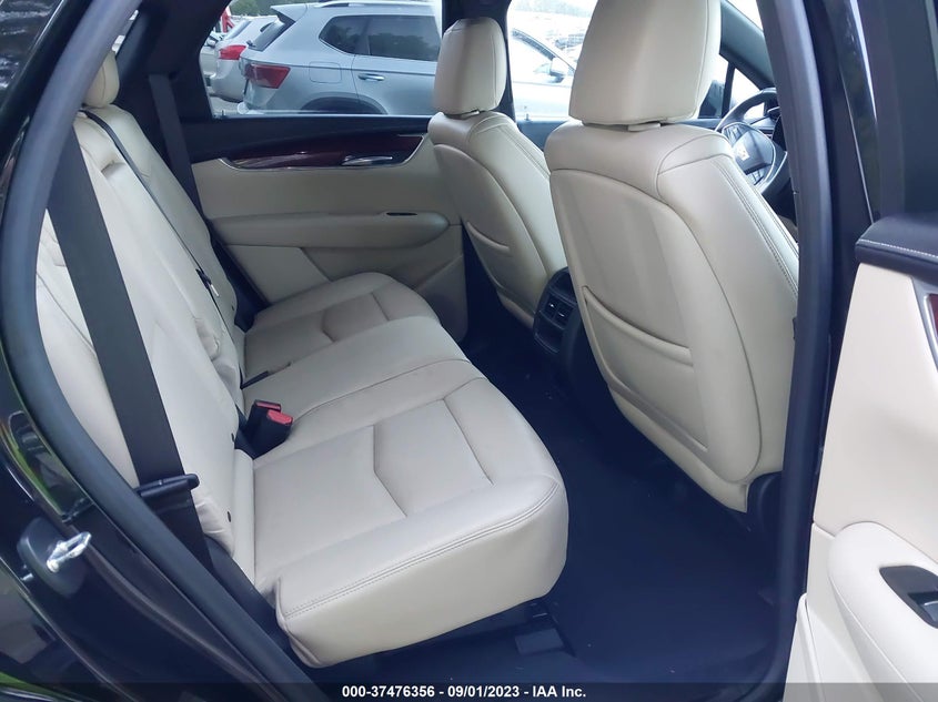 VIN 1GYFNDRS3HZ100098 2017 CADILLAC XT5 LUXURY