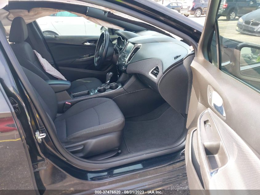 2018 CHEVROLET CRUZE LT - 1G1BE5SM4J7223800
